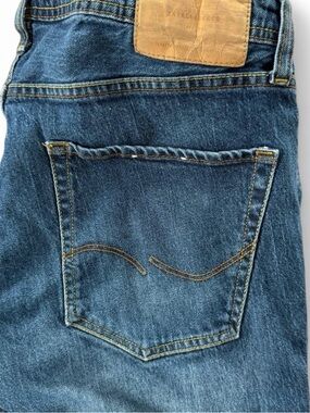 Jack & Jones Blue Relaxed Fit Jeans with Back Pocket Stitch